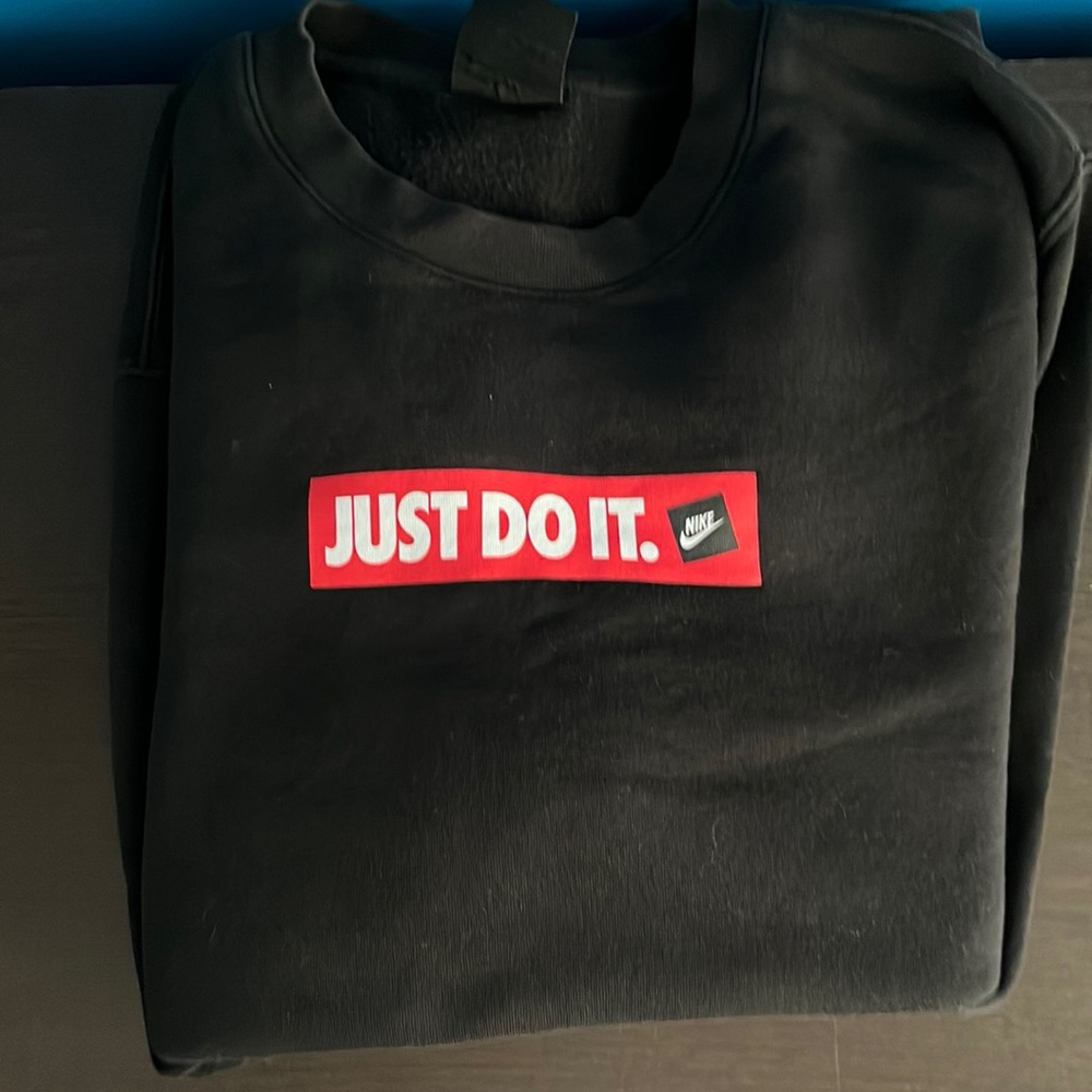 Black Nike Large Sweatshirt